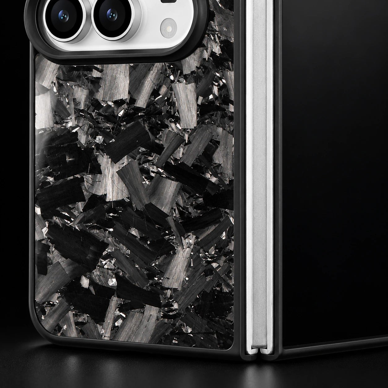 Silver DUO forged carbon finish in close-up